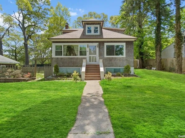 7 South Drive, Ronkonkoma, NY 11779
