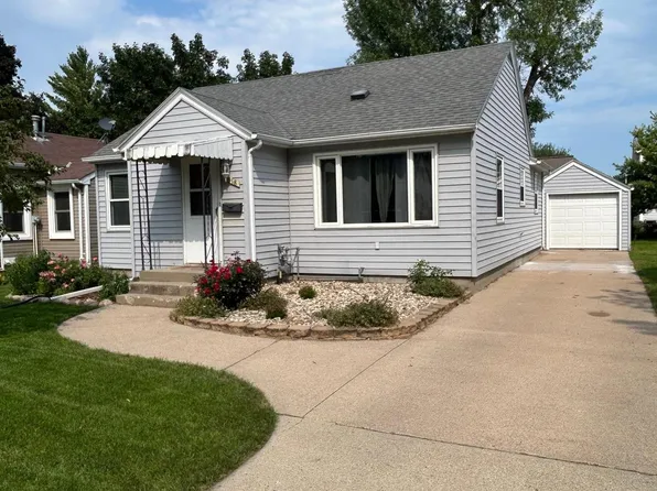 1018 McMillan St, Worthington, MN 56187