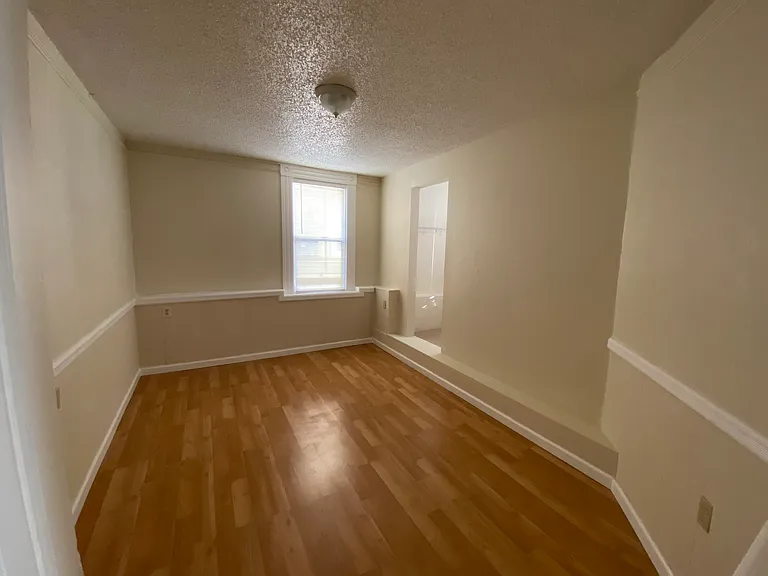 2123 Lincoln Ave — Photo 3