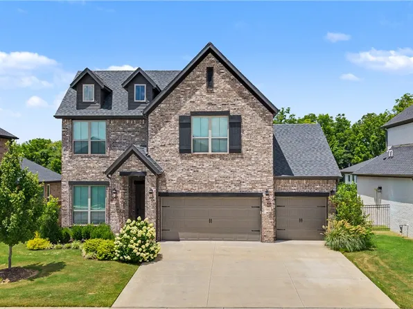 5102 SW Stanford Ct, Bentonville, AR 72713