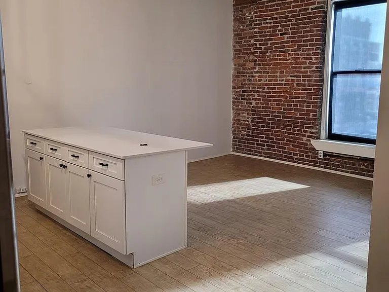 Delaware Lofts — Photo 28