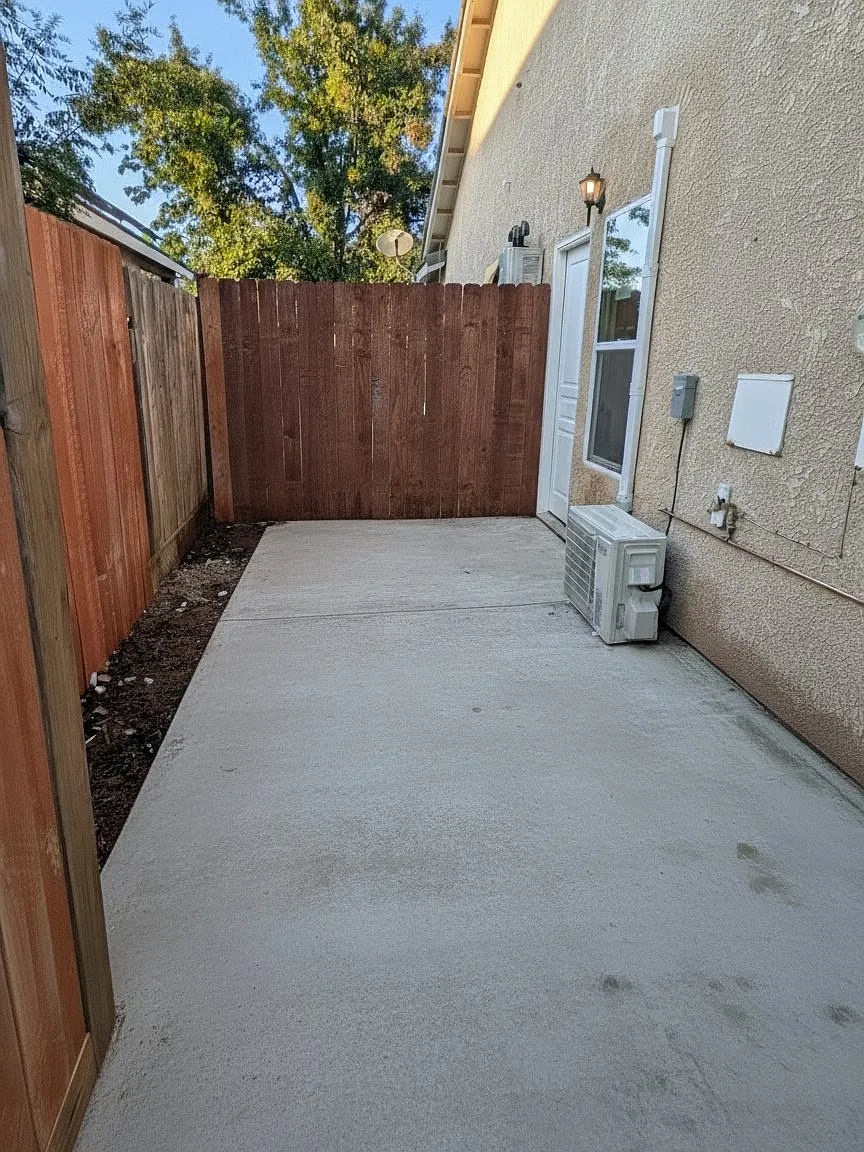 2 bed, 420 sqft, $1,400 — Photo 2