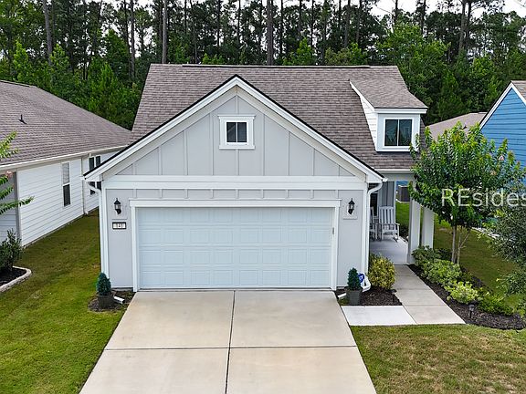 3rd image of 141 Blue Jay Ln