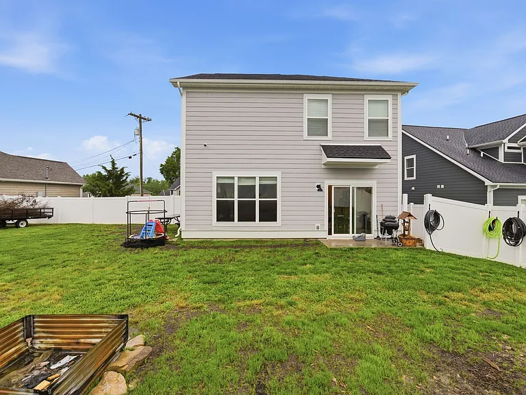 8649 Lawson Dr — Photo 4