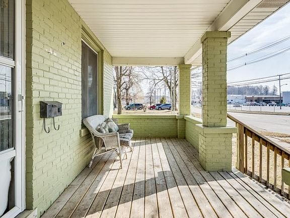 4th image of 33 E Sanborn Ave