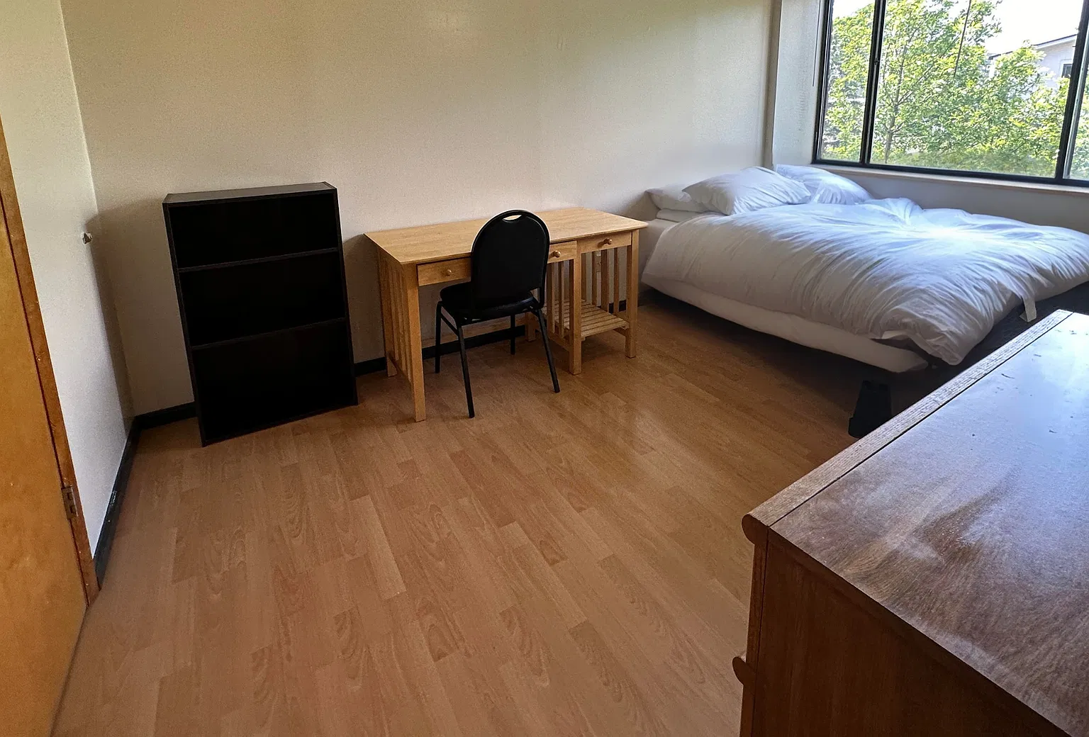 211 Linden Avenue — Photo 4