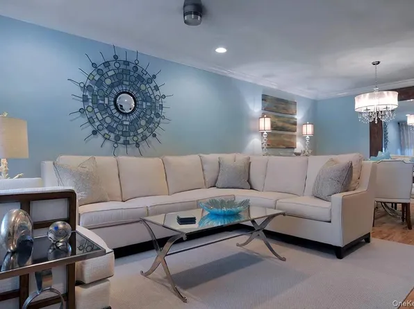 333 E Broadway #4H, Long Beach, NY 11561