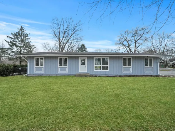 4108 S Country Club Rd, Woodstock, IL 60098