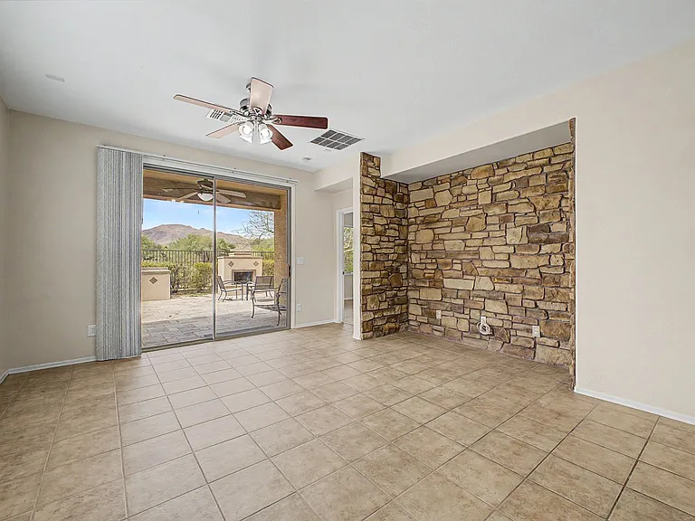 1676 W Morse Dr — Photo 7