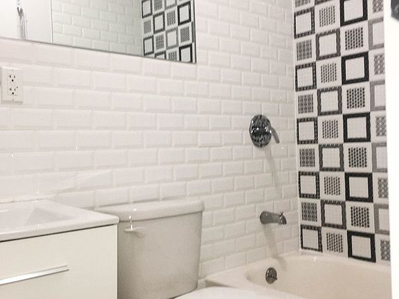 4th image of 825 Putnam Ave #3F