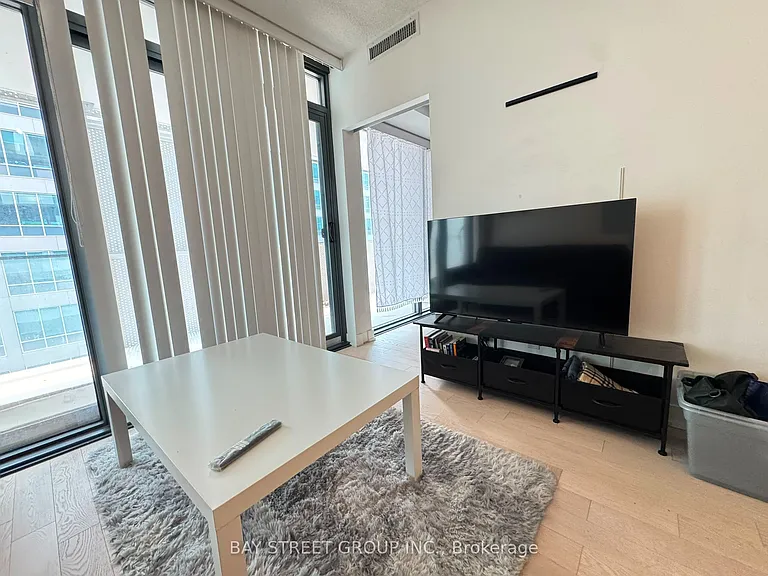 25 Richmond St E #804 — Photo 15
