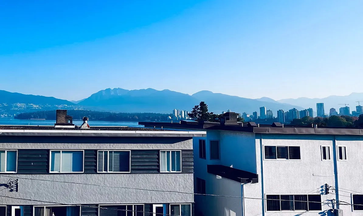 2341 York Avenue Vancouver — Photo 3