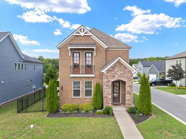 2110 Notchleaf Rd, Antioch, TN 37013
