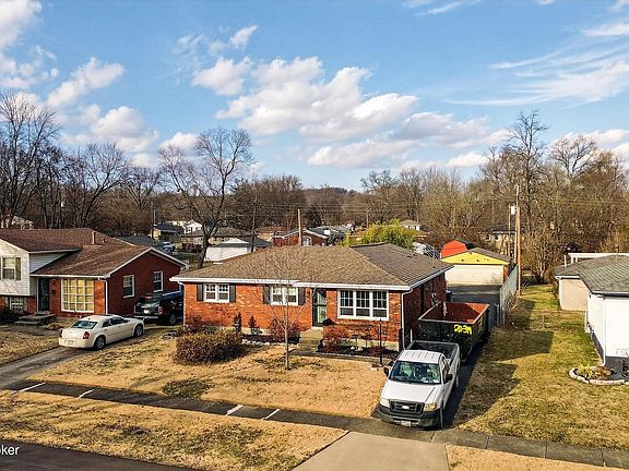 3rd image of 1047 Clayborne Rd