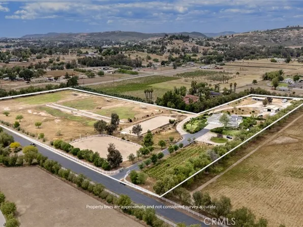 820 Santa Fe Highlands Dr, Ramona, CA 92065