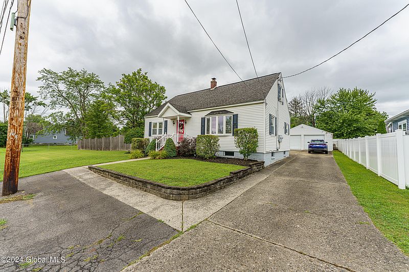 3rd image of 121 Harvard Street