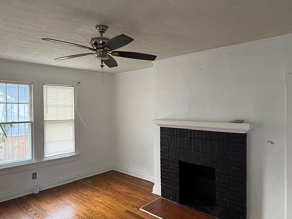 2nd image of 2621 Lewis St