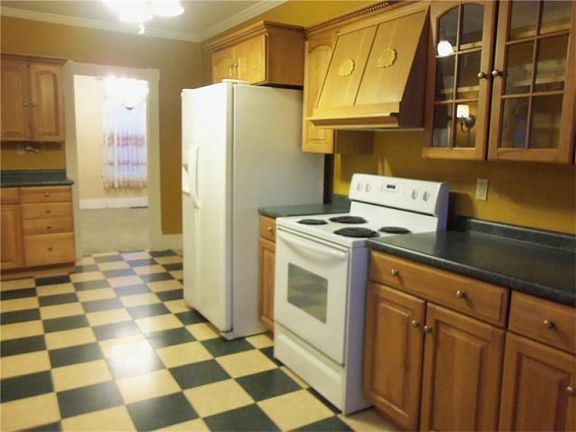 4th image of 119 Wayne St
