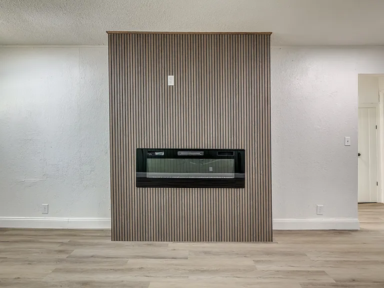 208 E Carson St — Photo 10