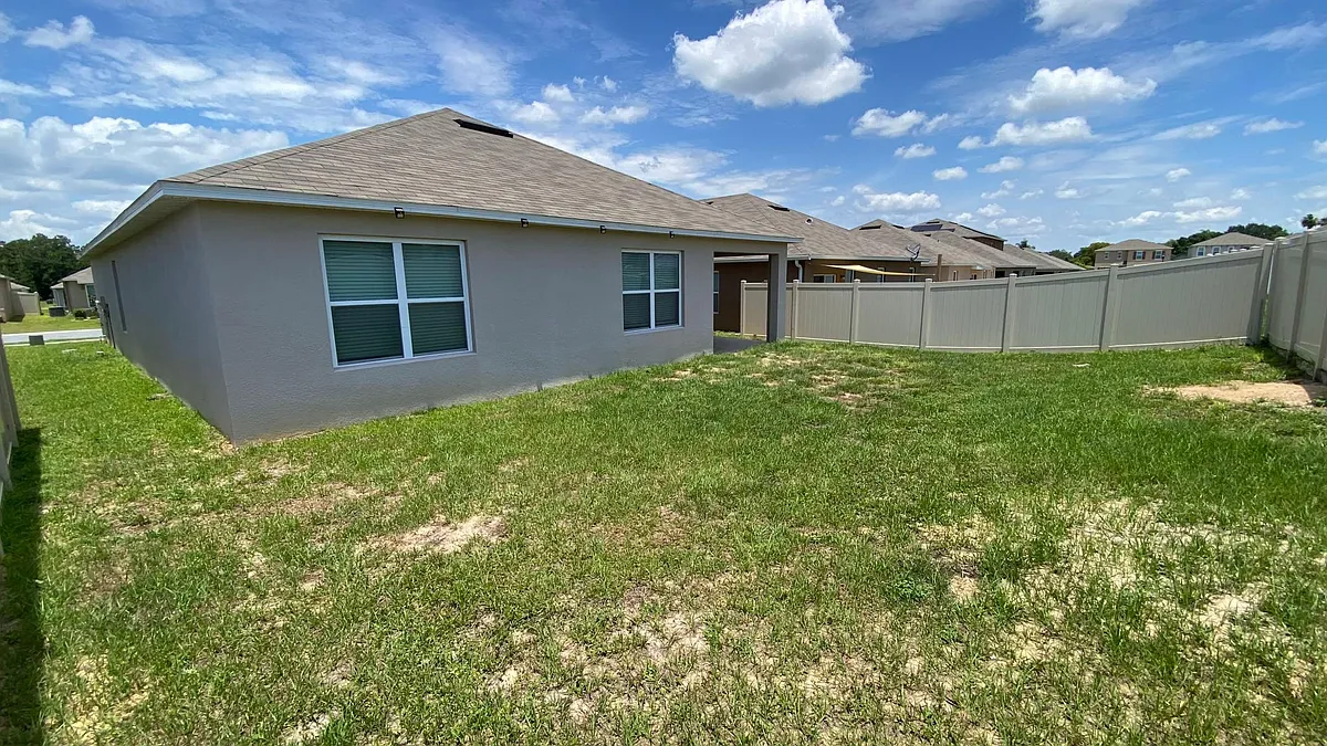 Building Photo - 272 Willow Bend Dr