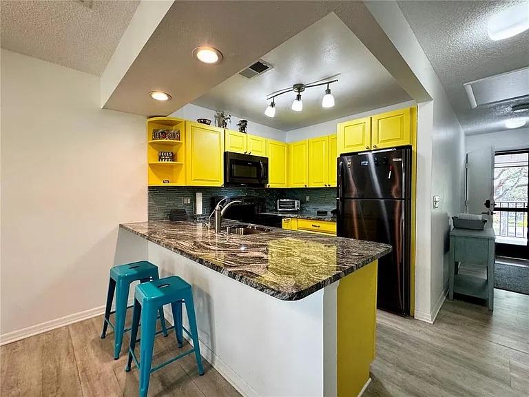 3031 Quail Holw #16 — Photo 8