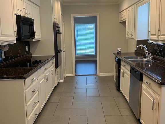 3rd image of 2417 Stone Creek Dr