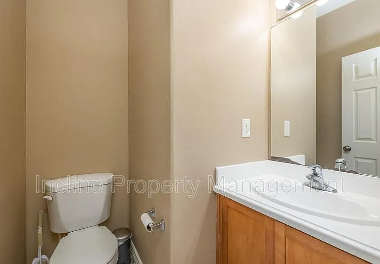 176 N 570th St E — Photo 9