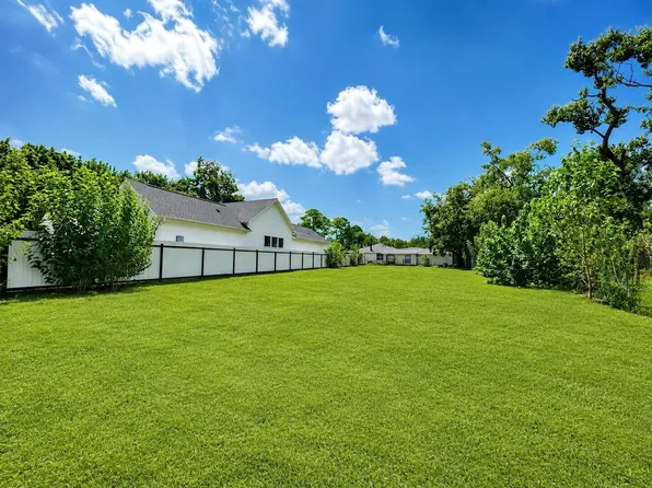 1035 Adolph Dr, Houston, TX 77091