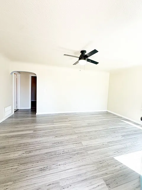 821 South Summit Avenue - 1 — Photo 3