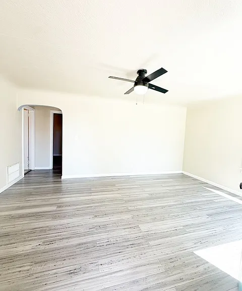 821 S Summit Ave — Photo 3