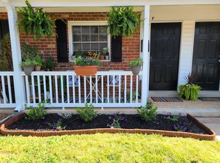 1217 Green Oaks Ln APT F, Charlotte, NC 28205