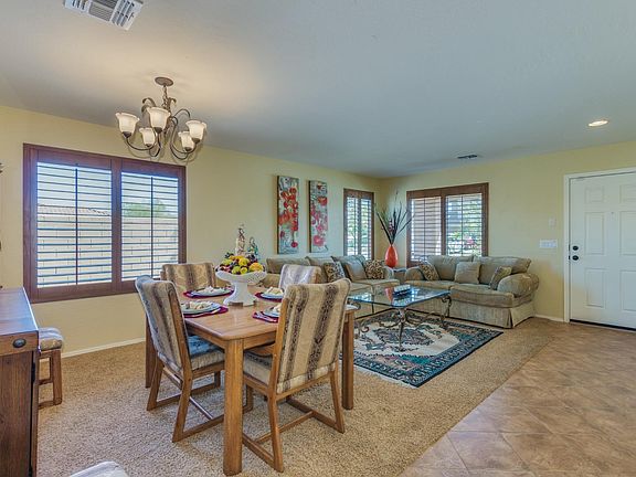 5th image of 556 W Hereford Dr