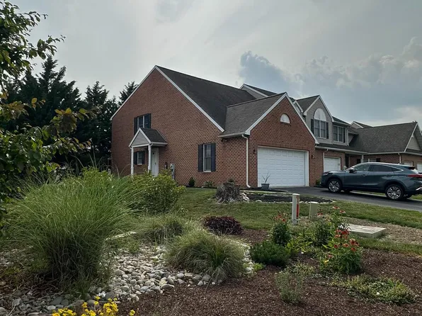 9 Spring Hill Ln, Mountville, PA 17554