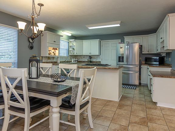4th image of 1025 Shadow Wood Ln