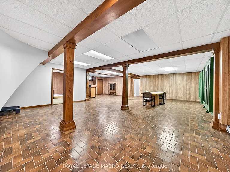 213 Stone Church Rd W — Photo 34