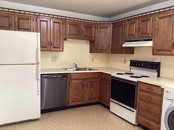 2nd image of 60 W King St APT A