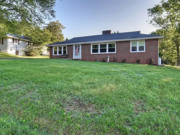 557 Fernwood Dr, Kingsport, TN 37663