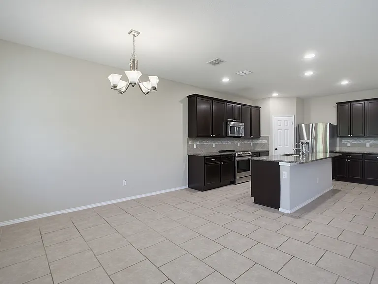 723 Trinity Star — Photo 10