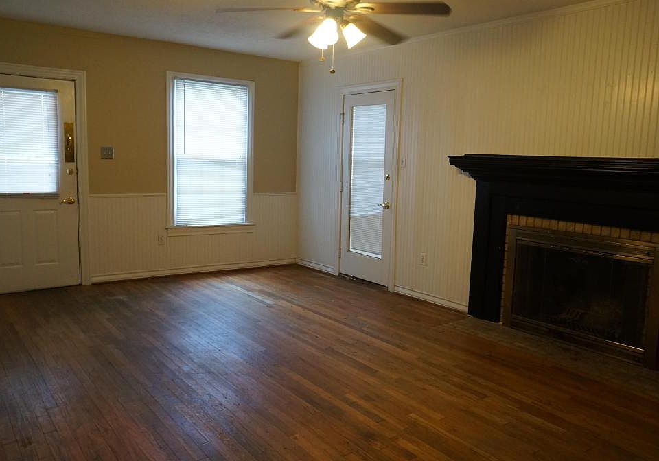 1st image of 1016 Puryear Dr #1016