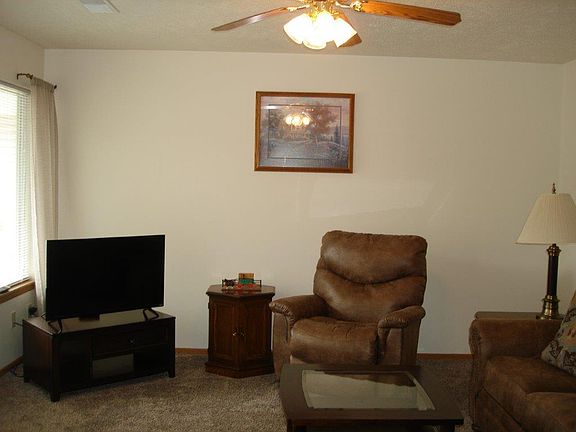 3rd image of 1140 Meadow View Ct Unit 3