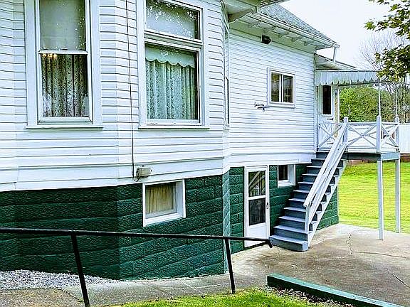5th image of 1006 Evergreen Dr