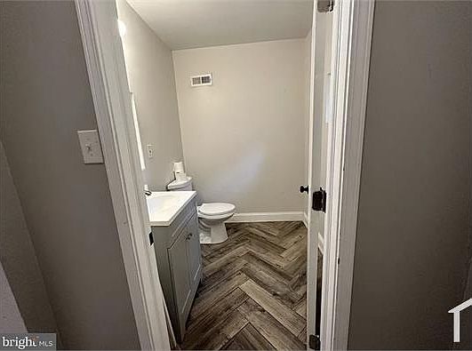 4th image of 4940 Aspen St