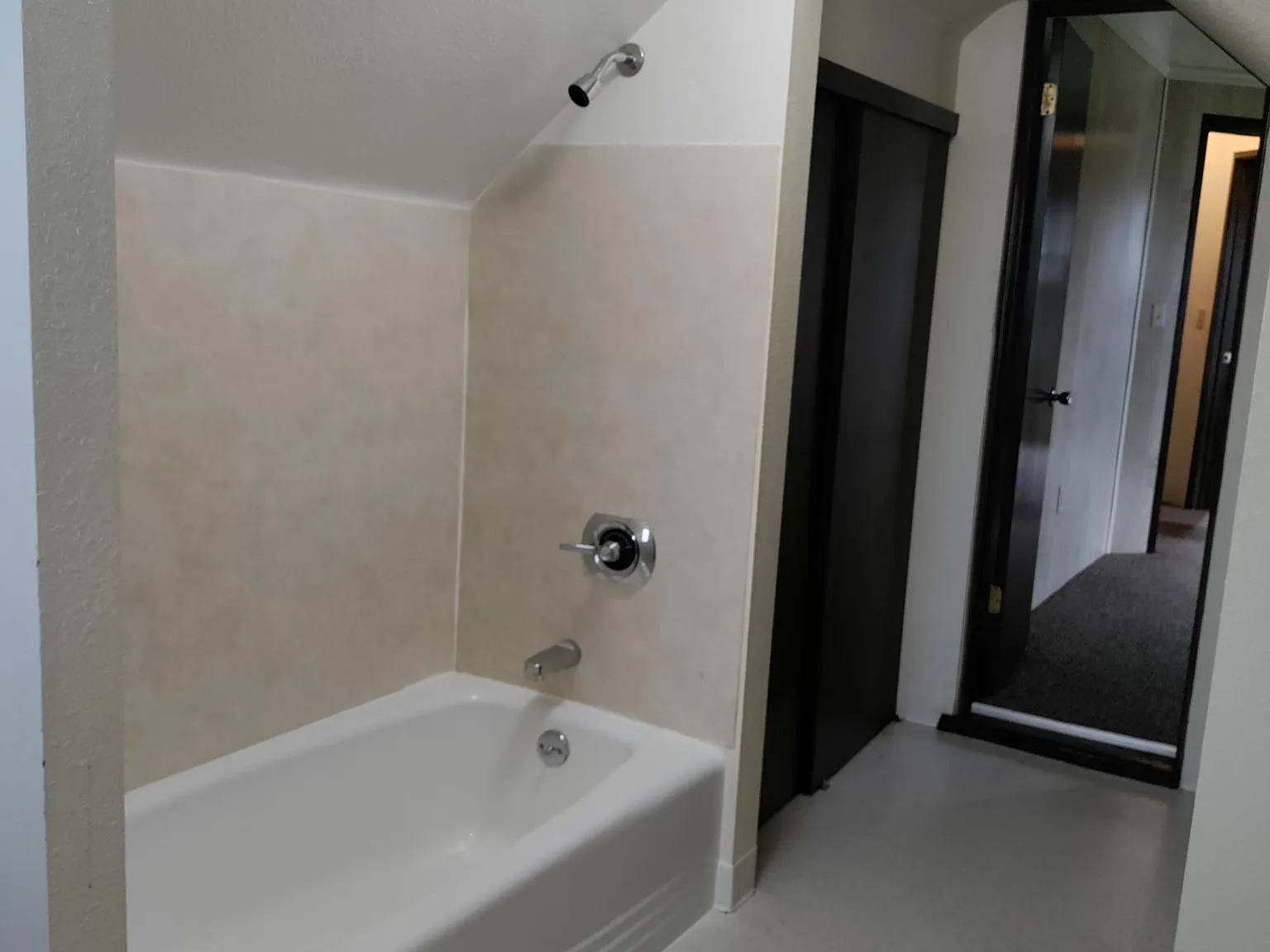 4 bed, 2000 sqft, $2,450 — Photo 1