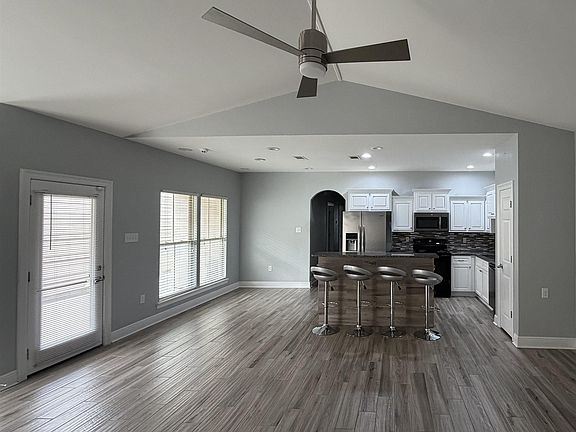 3rd image of 1046 Sedona Pines Dr
