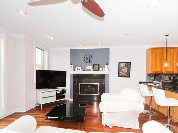 3rd image of 2309 W Wabansia Ave APT 3