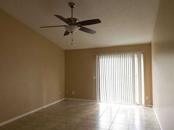 4th image of 22 Sandalwood Ct