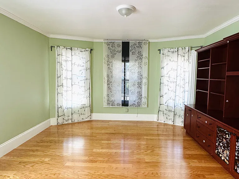 123 Beach St — Photo 10