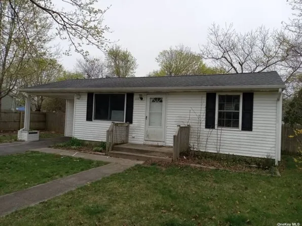 648 Taylor Ave, East Patchogue, NY 11772