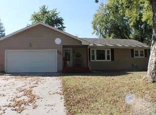 801 Sunrise Dr, Emporia, KS 66801