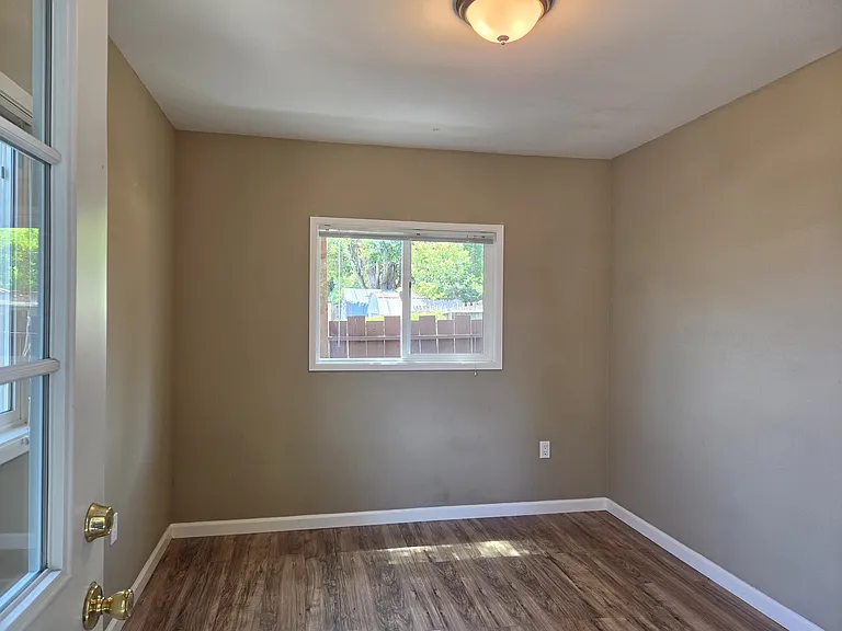514 Piazza Dr — Photo 10